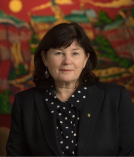 学長 Dawn Russell