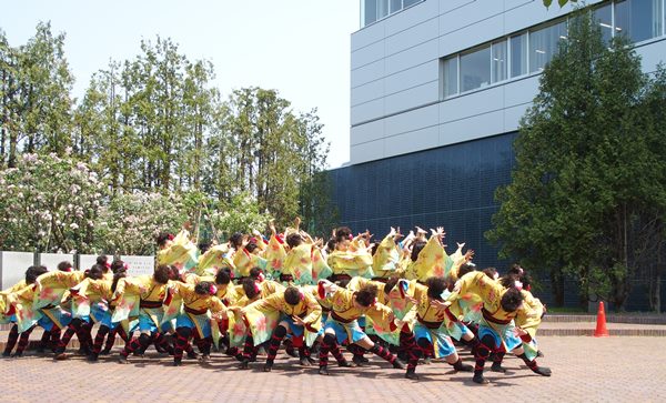 チーム一丸となった演舞